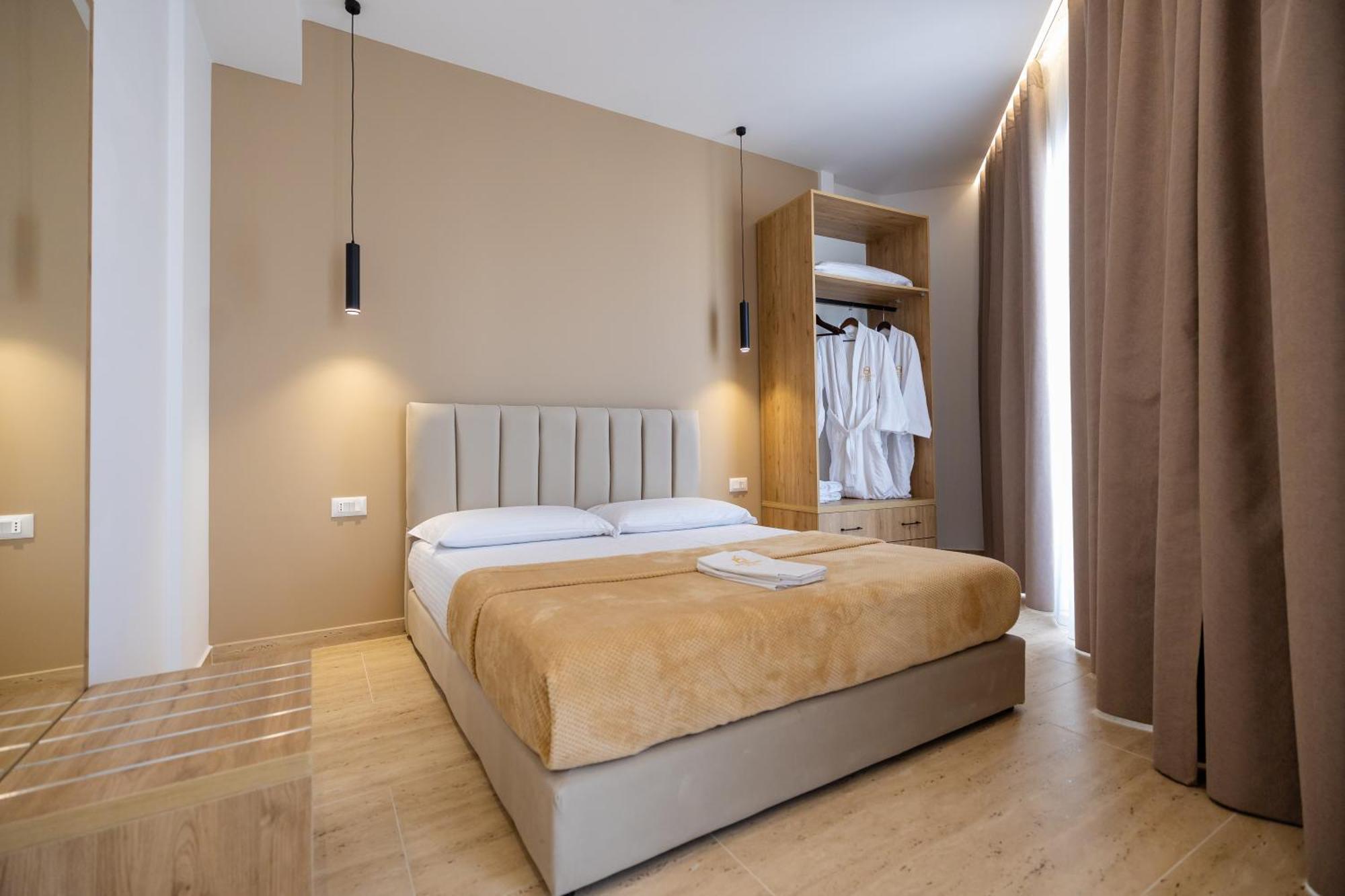 Sea & Hotell 4*