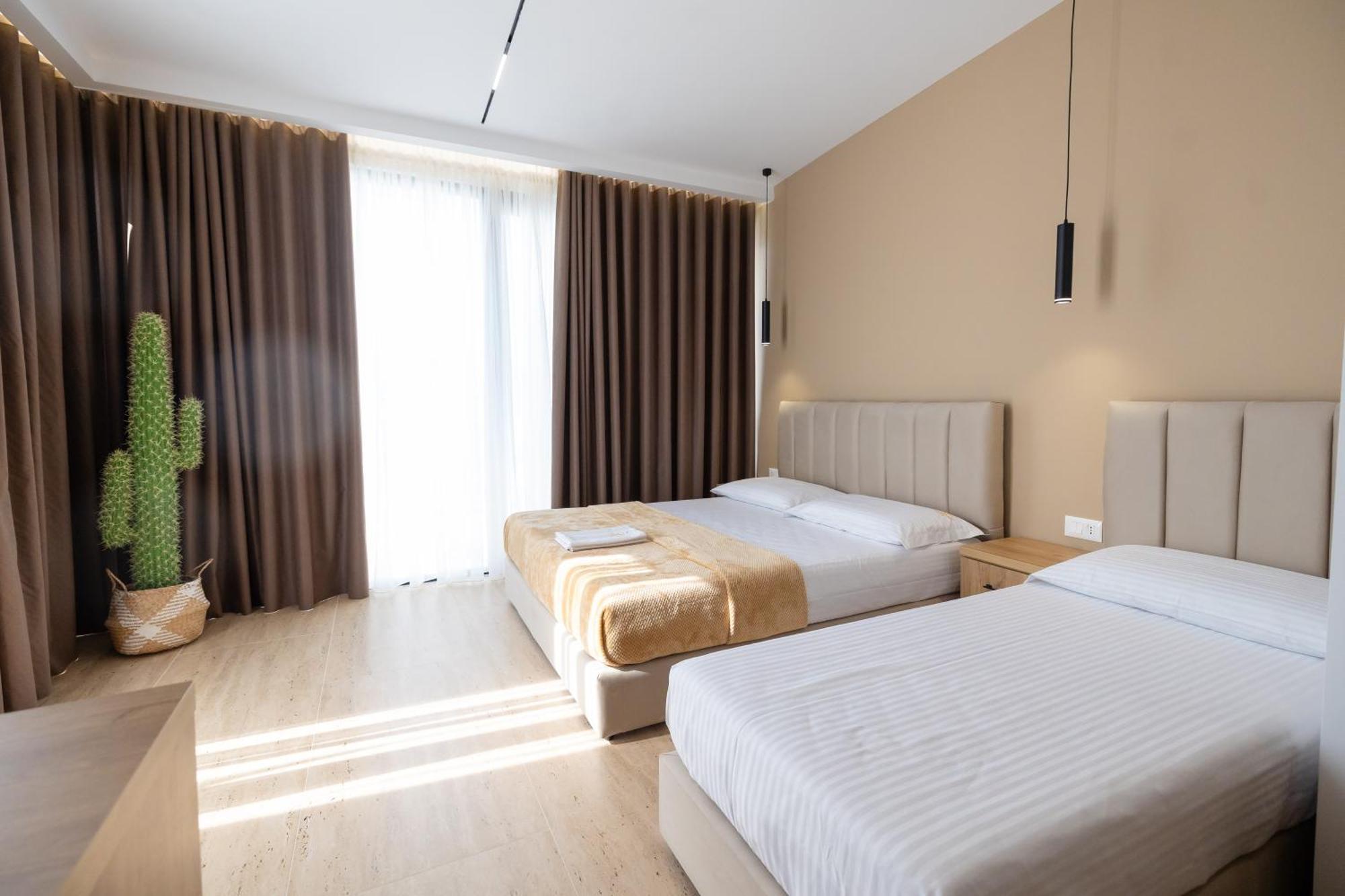 Hotell Sea & 4*